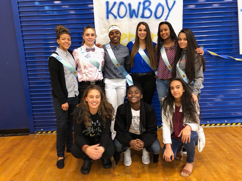 sarahdlo25's tweet photo. Big win on senior night for the c/o 2️⃣0️⃣1️⃣8️⃣🏀👊🏼and it’s GAME DAY https://t.co/jgqTtRdjQi
