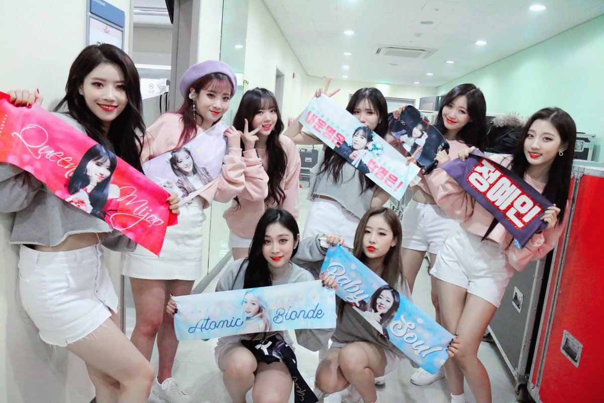 [#Lovelyz] <겨울나라의 러블리즈2> 첫 날 공연이 무사히 끝났습니다👏👏 오늘의 개인 무대는 막냉이 &amp; 짓뚜 &amp; 소우리였는데요!😆 오직 겨나럽2 공연장에서만 만날 수 있었던 이 무대👍 내일도 이곳에서만 만날 수 있는 또 다른 개인 무대가 준비되어 있으니 내일도 만나요👐
#아직_이틀_남았다아🤔