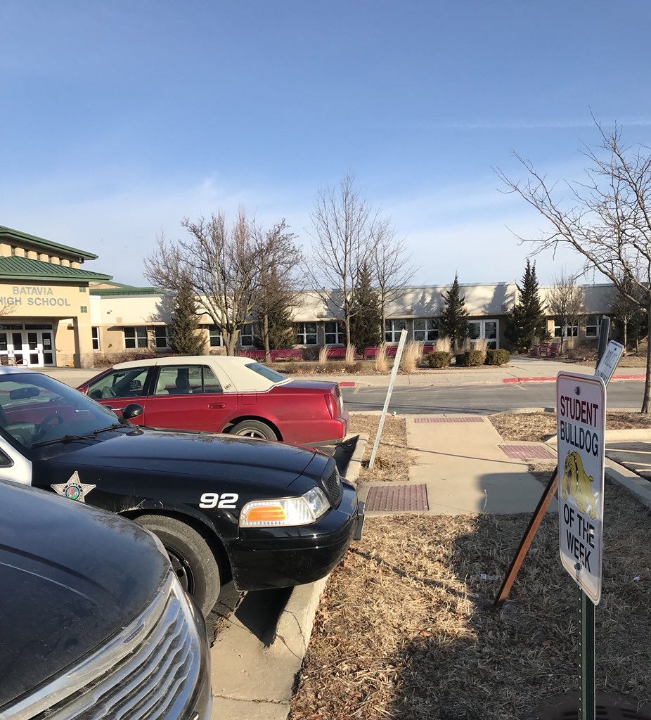 Hyraparking's tweet photo. STUDENT OF THE MONTH PARKING SPOT GIVEAWAY!! To enter the giveaway retweet this tweet for an entry, also fill out the survey at https://t.co/aIHbPIpxSj for another entry. Winner will be announced on Monday! @INCubatorBHS @bps101pride https://t.co/n96rVOZ6Yj