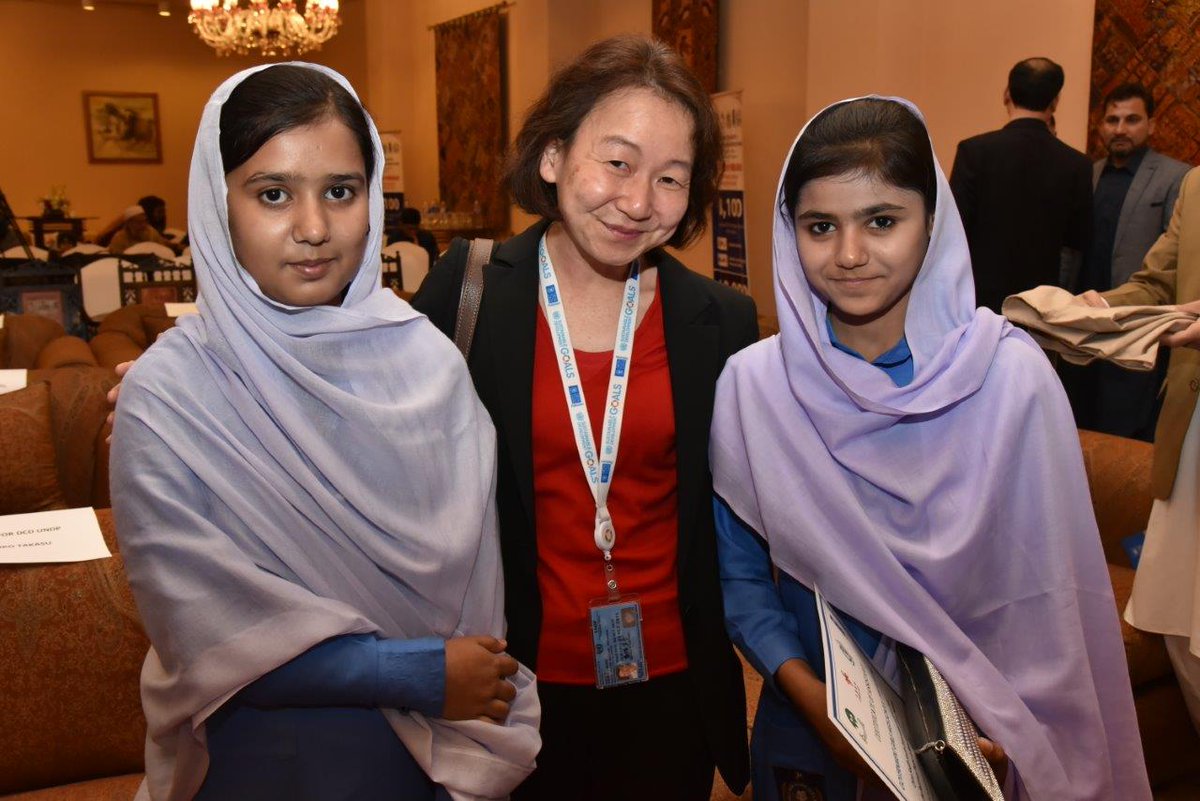 NaokoTakasu's tweet photo. Glad to meet with girls who will have improved facilities in their schools in Balochistan, thanks to #ChineseAid! Contributing to #SDGs through #SSCooperation https://t.co/4HyvIAAjZM