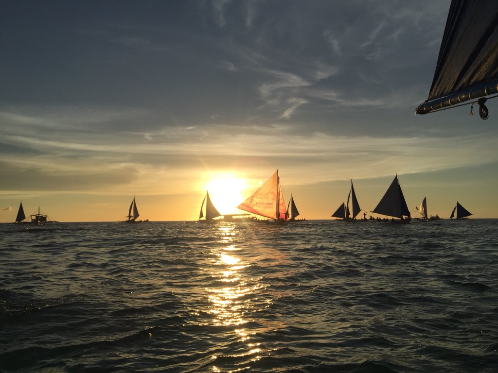 zeramior's tweet photo. Rinduu Sunset Sailing π
β΅οΈ#bpboracay #station1 #boracay https://t.co/KacF8LbfTI