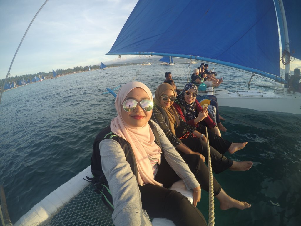 zeramior's tweet photo. Rinduu Sunset Sailing π
β΅οΈ#bpboracay #station1 #boracay https://t.co/KacF8LbfTI