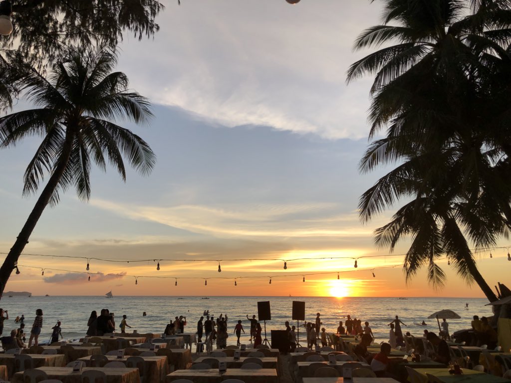 zeramior's tweet photo. Rinduu Sunset Sailing π
β΅οΈ#bpboracay #station1 #boracay https://t.co/KacF8LbfTI