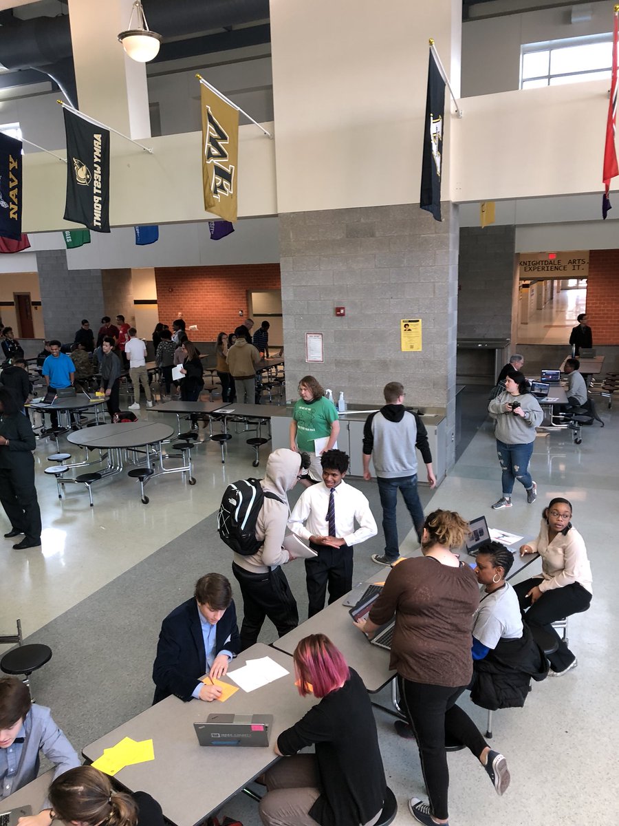 cooper_ashley83's tweet photo. Reverse Career Fair #khscdgoodthings #FLI https://t.co/Yyz7IMXKe7