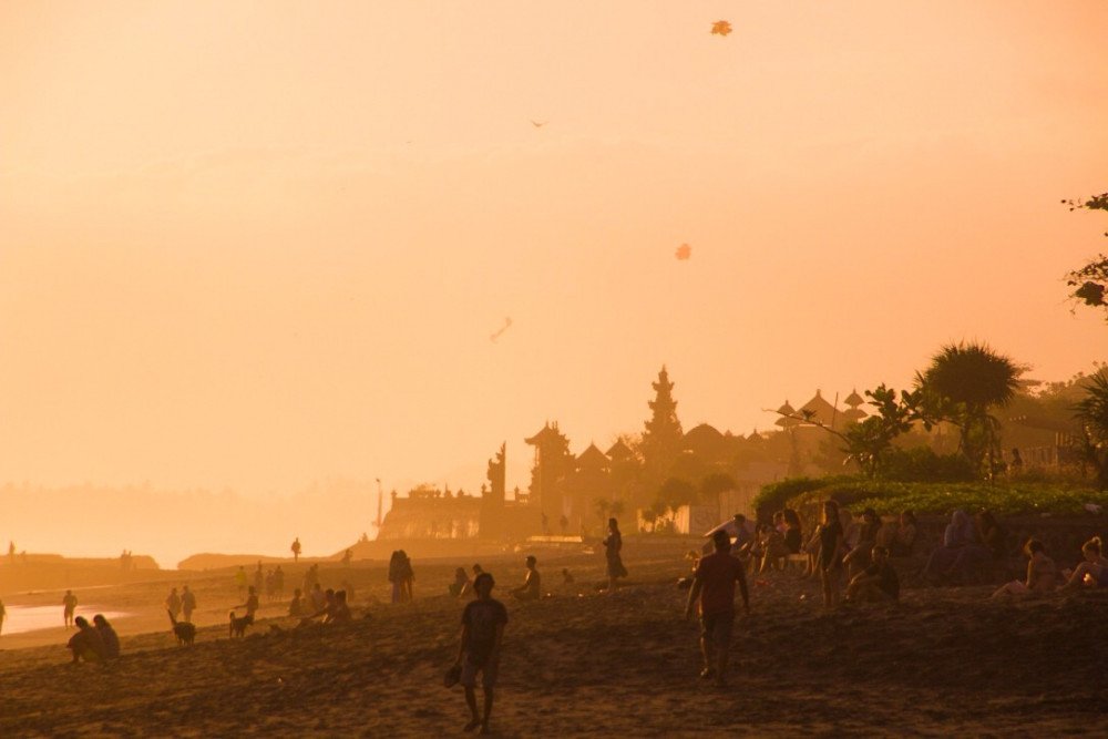 travel_gap's tweet image. #BeachTip #Indonesia: "Batu Bolong #beach is ideal if you’d like to learn how to #surf, but even the pro’s among us can have a few great sessions here. However, there’s more to Canggu than just surfing" @mokumsurfclub on #TravelGapYourTravelApp! 🌅

➡️bit.ly/2DWwY16