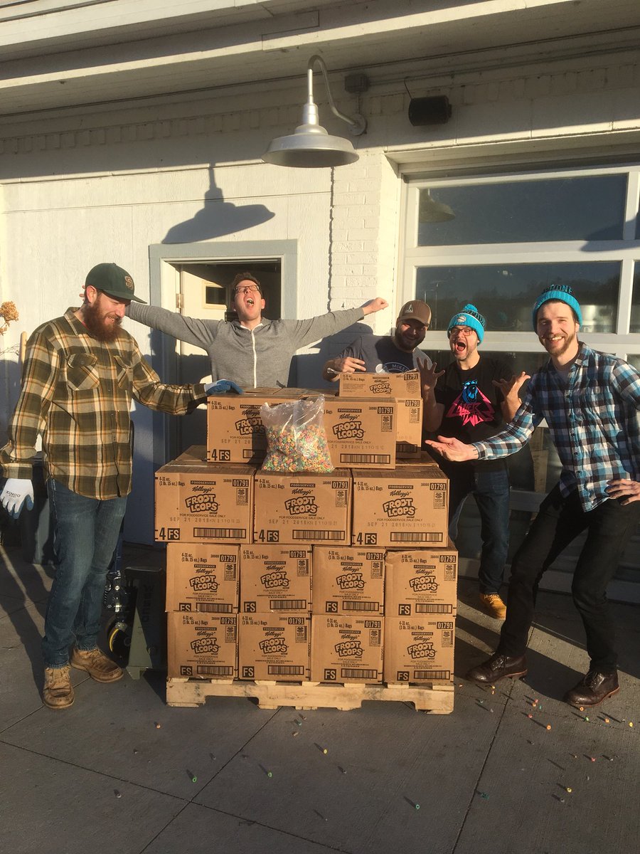 PRBC_Bob's tweet photo. Guess who came to play today?! @mikerphonebrew @PRBrewing #frootloopsipa #rockthamikerphone https://t.co/LEywobhAZu
