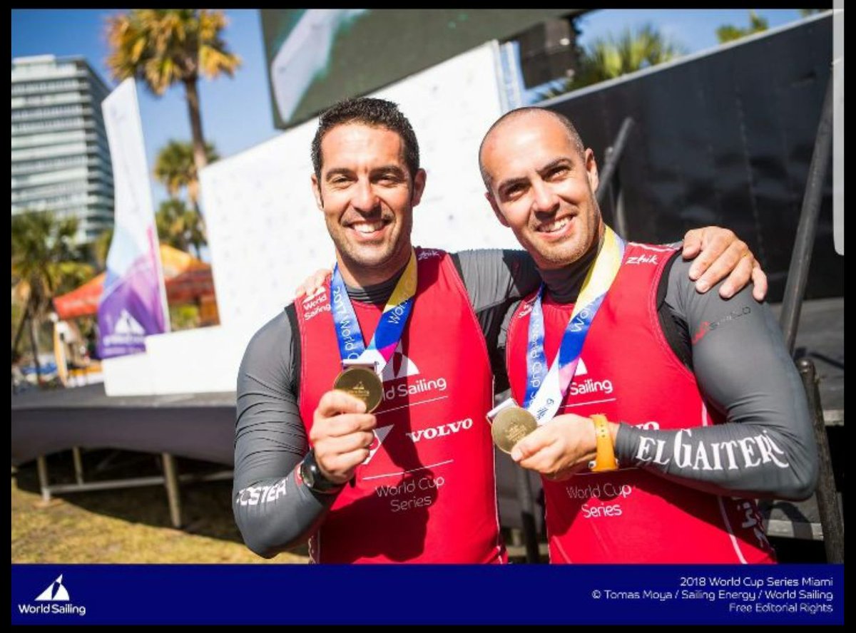 policia's tweet photo. 👏👏¡Enhorabuenaaaa, Arturo! Nuestro compañero de Cantabria consigue 🎖️ bronce en la #SailingWorldCup de Miami en Vela olímpica🇪🇸.
¡Orgullosos de nuestros deportistas⛵! #wcsmiami https://t.co/bCgHZK0IVA