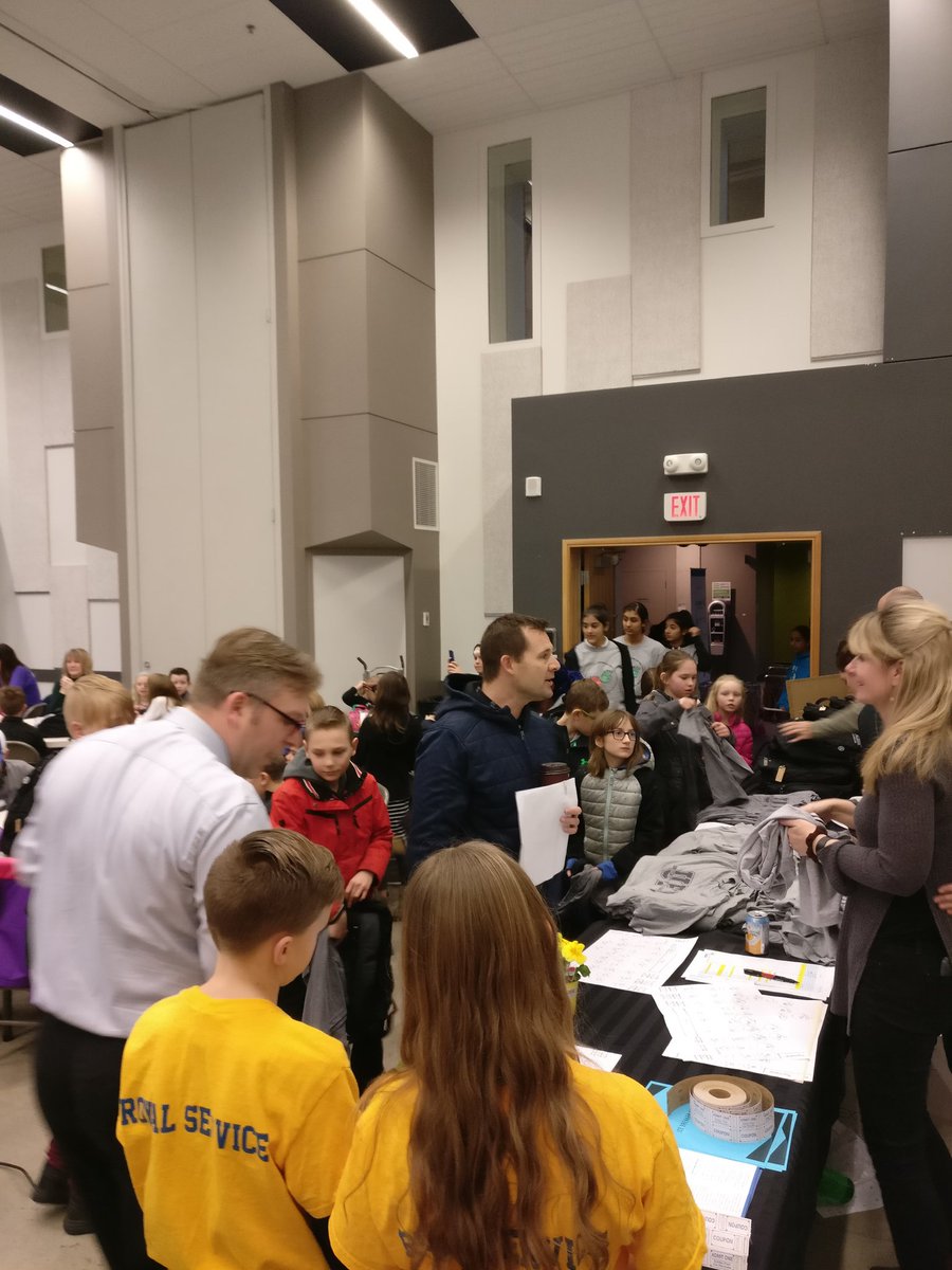 CharacterBC's tweet photo. Bradner students excited to get some new BC School of Character swag! :) #characterinabby @bradnerelem https://t.co/KyJE5JA7sX