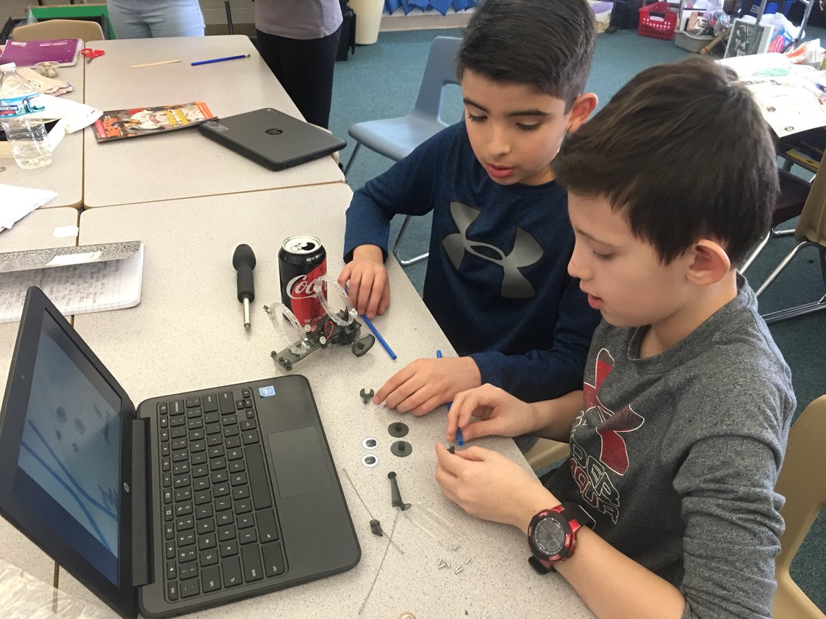 Ms_Burrill's tweet photo. Fifth grades building tin can robots that operate on a closed circuit. @HWE_Hawks #authenticlearning https://t.co/xxfgD0u3KP
