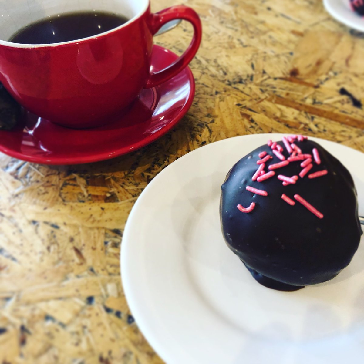 Great catch up with @nysnomarketing this morning at <a href="/BBomPatisserie/">Bom Bom Patisserie</a>. Perfect start to the weekend mixing business with pleasure!