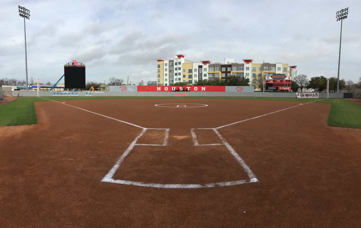 UHCougarSB's tweet photo. It's GAMEDAY! Fans can get their first look at the Coogs with Game 1 of the Red-White Series. Don't forget, free admission! #Pr1de #GoCoogs
π: Cougar Softball Stadium
π : 5:30 p.m. https://t.co/eT8Y62KUK5