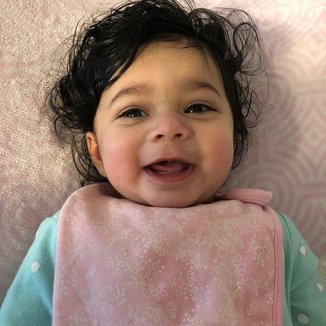 DaRockIsBack's tweet photo. #goodmorning #messyhairdontcare #daddydaughtertime #timeforabottle https://t.co/U5g9eOSCFe https://t.co/tE8XU6Kt4n