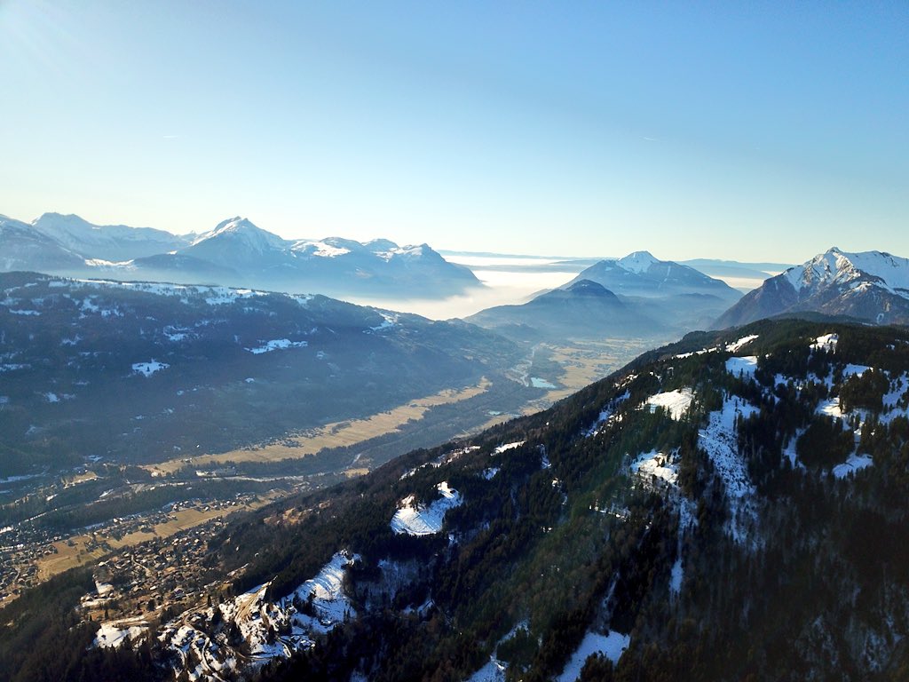 mochilerostv's tweet photo. Paisajes de otro planeta. En realidad del nuestro, ¡cuídalo cuando viajes? #Alpes #mochileros #IMresponsable https://t.co/robctspFbU