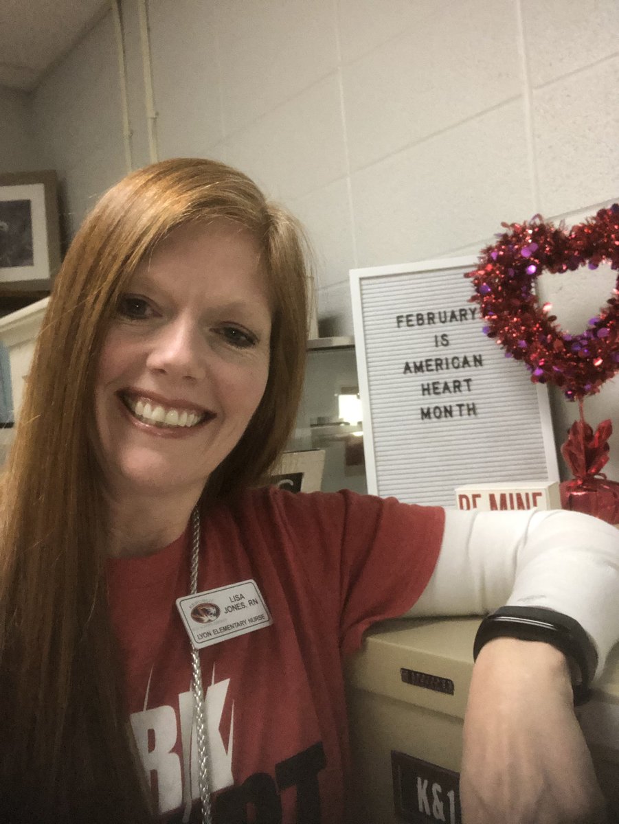 barn_lady's tweet photo. Kicking off this Friday wearing my AHA t-shirt. @AHA_Missouri @RepublicSchools  #RepMOhasheart https://t.co/tEjlMSX4ll