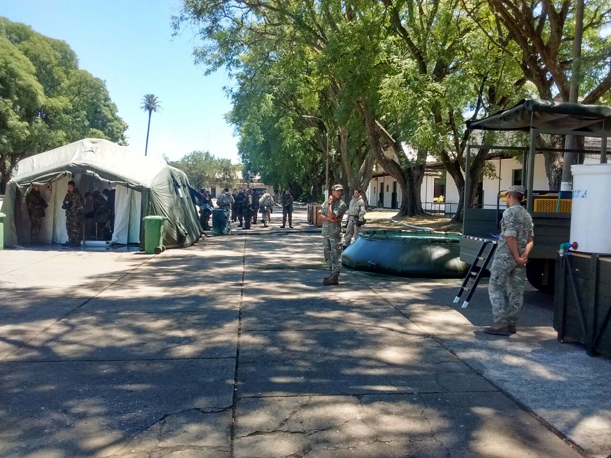 La Compañía de Ing. QBN de #SanNicolas recibió a integrantes de la Agencia de Defensa para la Reducción de Amenazas (DTRA), junto a autoridades de <a href="/LECMinDef/">Secretaría LEC</a> con el fin de intercambiar experiencias en virtud del G20.