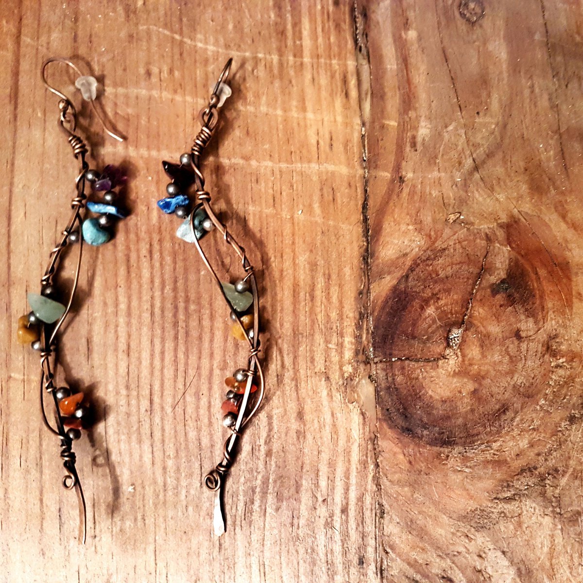 RoutsRocks's tweet photo. #Cleanse your #MindBodyAndSoul with #RoutsRocks #Stunning #Chakra #Earrings 💚 #Quartz #Amethyst #RoseQuartz #Citrine #Tourmaline #Carnelian #Aventurine #Beautiful #Copper #MindBodySoul #Glastonbury #Beautiful #Jewellery #Crystals #Healing #CrystalHealing #ChakraCrystals https://t.co/58chwV9j41