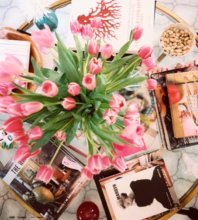 ohsolovingly's tweet photo. #HouseParty tour of coffee table book decor 💗 https://t.co/lXOzMclxbO https://t.co/Ai5ItGB6FF