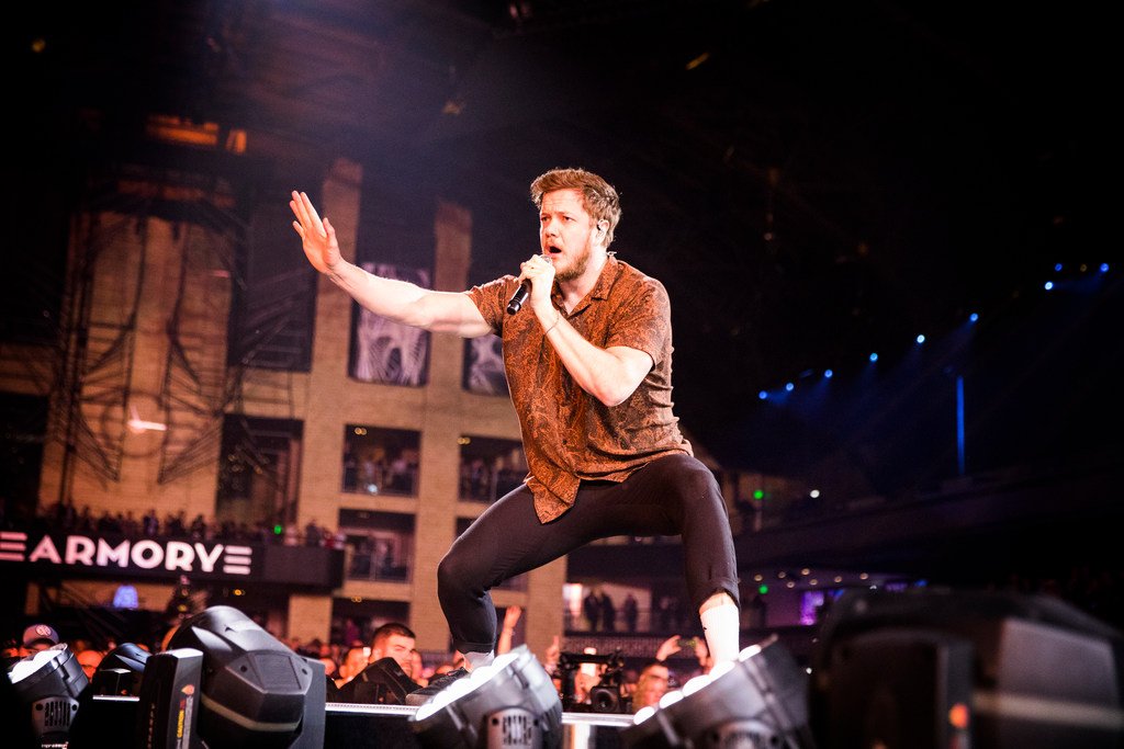 ChrisRstrib's tweet photo. Read how the @ArmoryMn and @Imaginedragons fared in opening night of the NFL-affiliated #NomadicLive series.
#SuperBowlLII https://t.co/jPHpSkHxQU https://t.co/8z9J5GBgBR