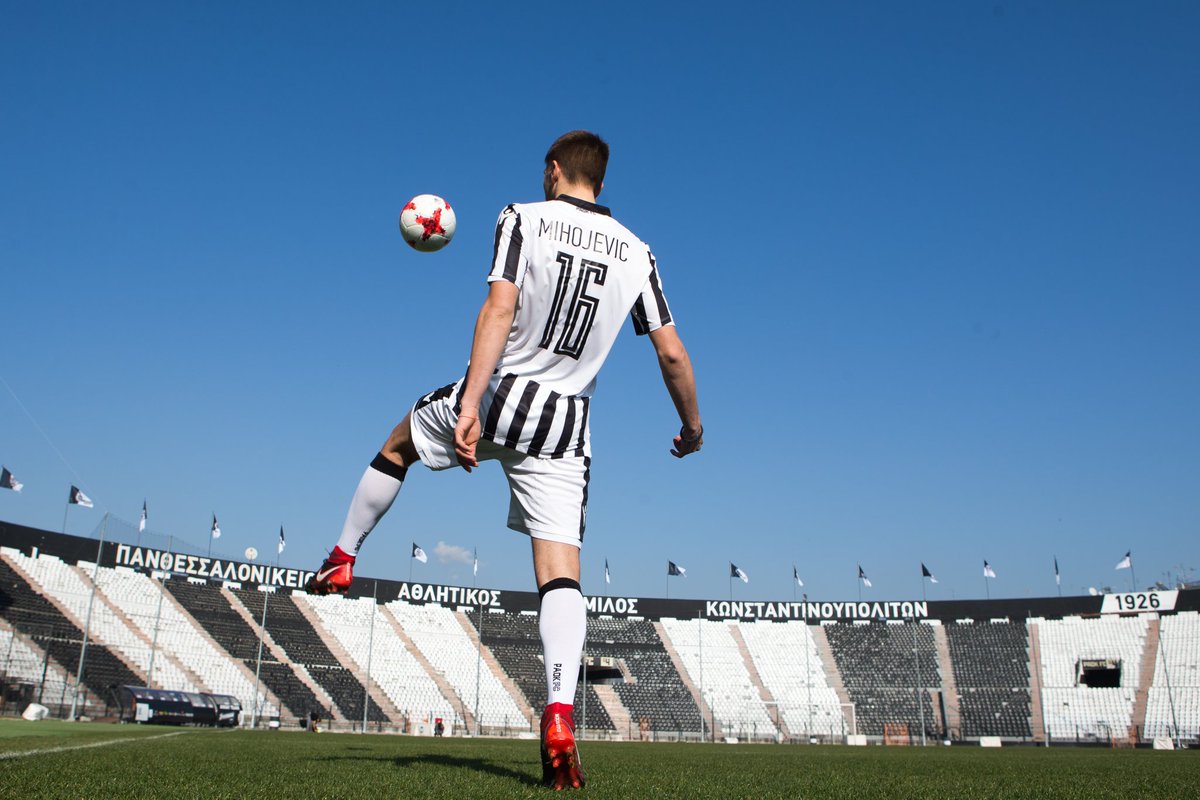 PAOK_FC's tweet image. Συνεχίζουμε τα δώρα. Αν θέλετε να κερδίσετε την πρώτη υπογεγραμμένη φανέλα του Μάρκο #Mihojevic δεν έχετε παρά να κάνετε RT ως τη σέντρα του αγώνα με τον ΠΑΣ Γιάννινα #PAOK #Giveaway