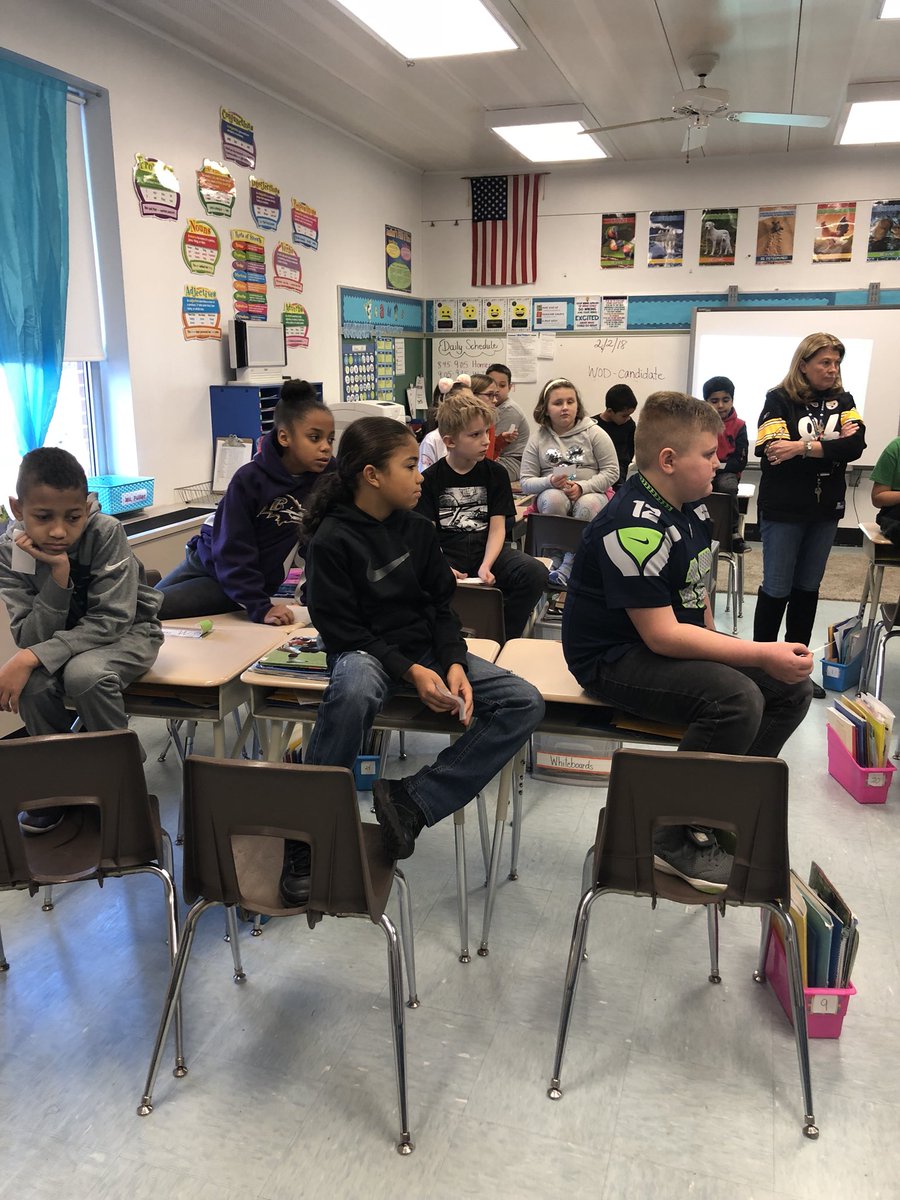MrsBovender's tweet photo. Ms. Patterson joined our class meeting to discuss self control. https://t.co/KhVkfpyhzQ