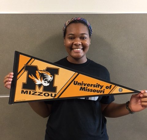 Congrats to CSHS AVID Senior Ty’Asia Hubbard on being named a Dell Scholarship Semi-Finalist! #CSHSCougarPride #successCSISD
