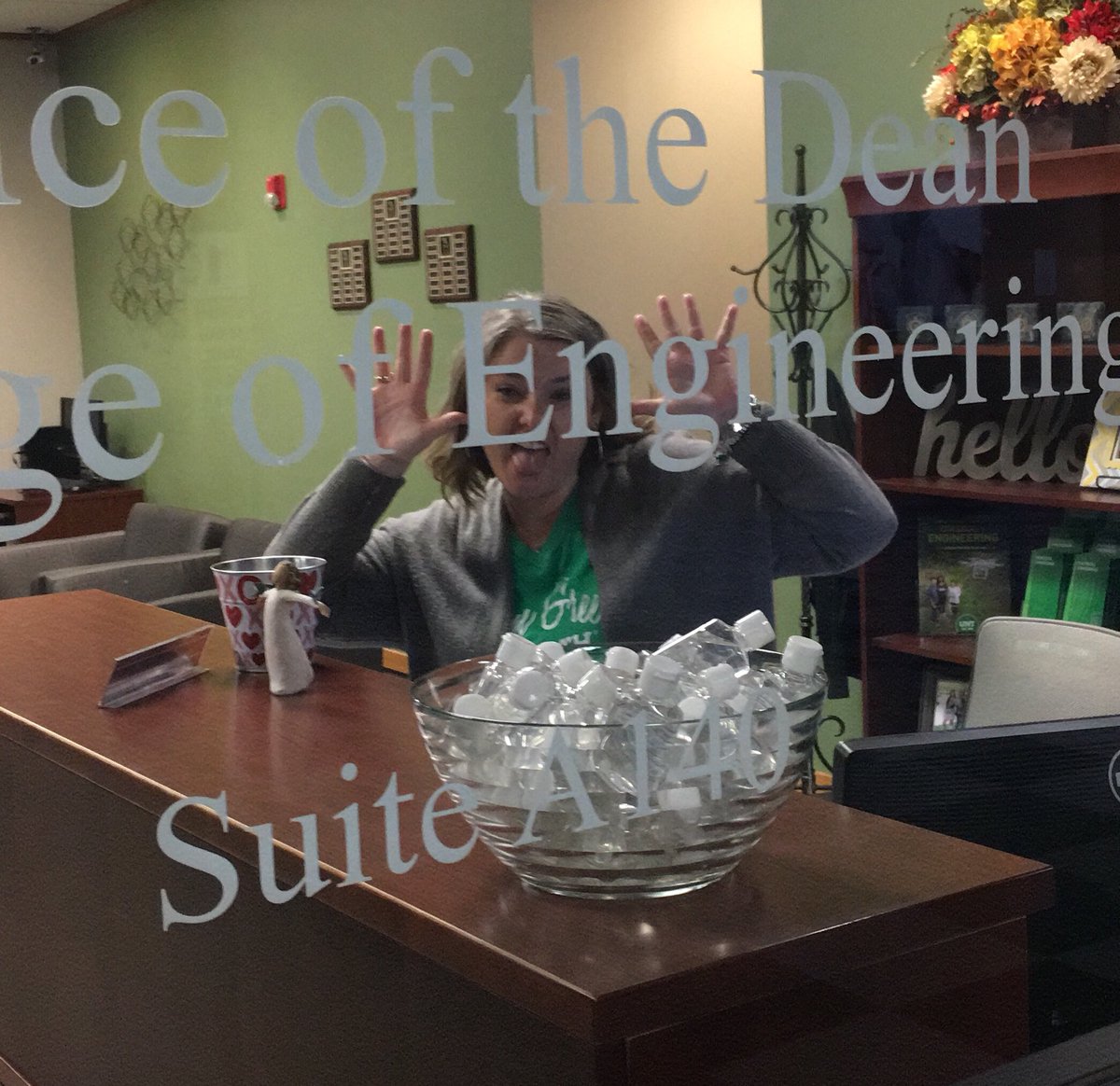 UNTEngineering's tweet photo. FREE hand sanitizer in the Dean’s Office! Stop by and grab one while supplies last. #letsstoptheflu 🤒 https://t.co/kPSa3ISfDQ