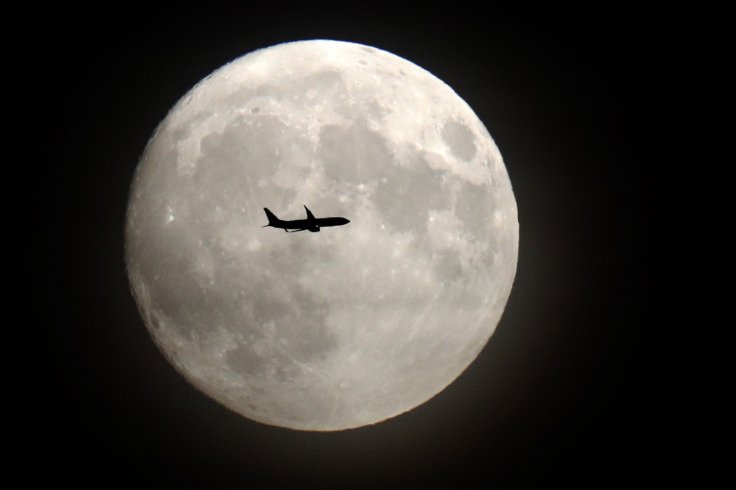 IBTimesUKTech's tweet photo. Facebook Live supermoon video viewed 16m times was just 'a picture with wind sounds' https://t.co/19WIvMCGSO https://t.co/uC5rUF3TD1