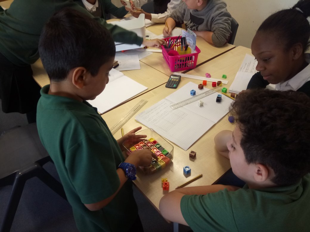 mrAndrewsY3pl's tweet image. #DosbarthMeteor have been solving volume problems by selecting appropriate materials and units of measurement. #problesolving #maths