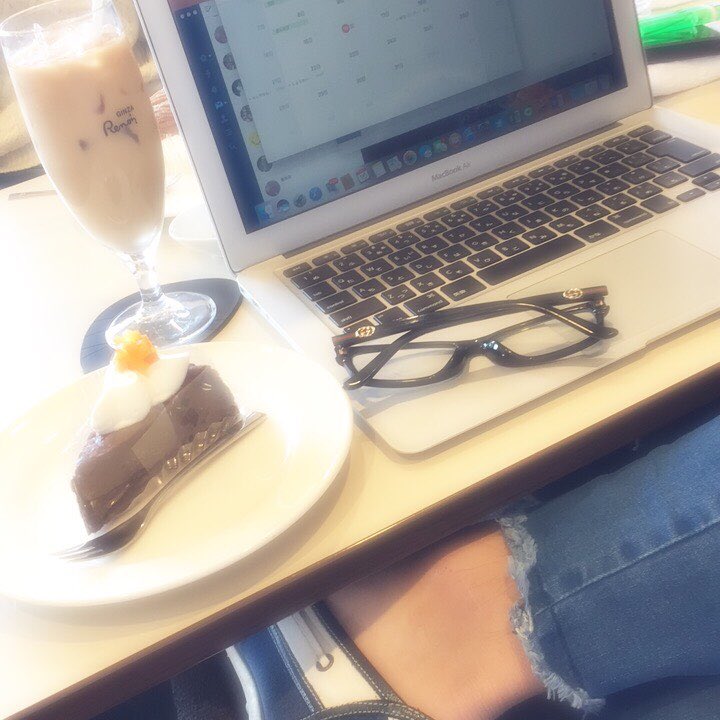 2日ぶりの銀座
行ってきましたー💪

同じドリンクで
ほぼ同じ席すわるww

ビジネス今日もお疲れ様です😊笑