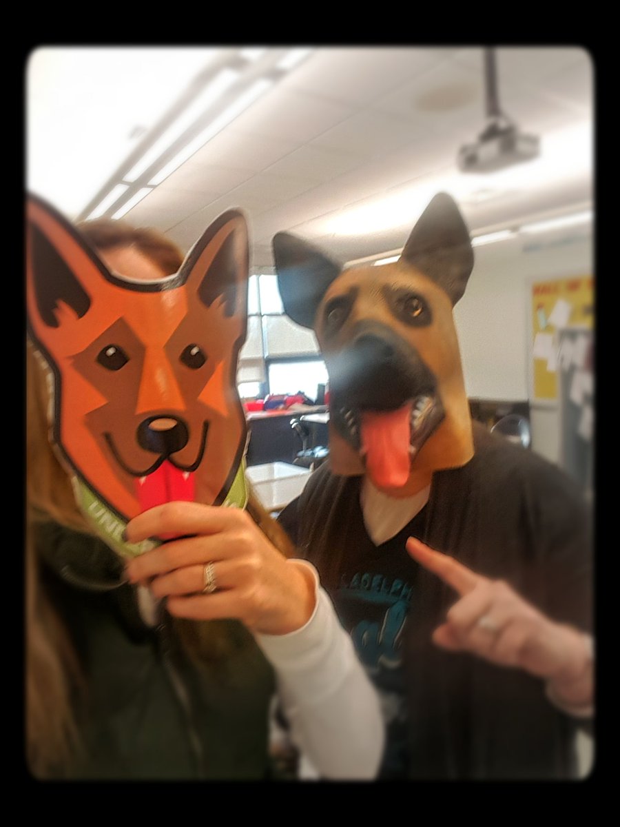 MrsT_Mike's tweet photo. Your fav Strayer LS teachers! #strayerstrong #underdogs #Eagles @Eagles @StrayerStrong https://t.co/L75lP6PUe3