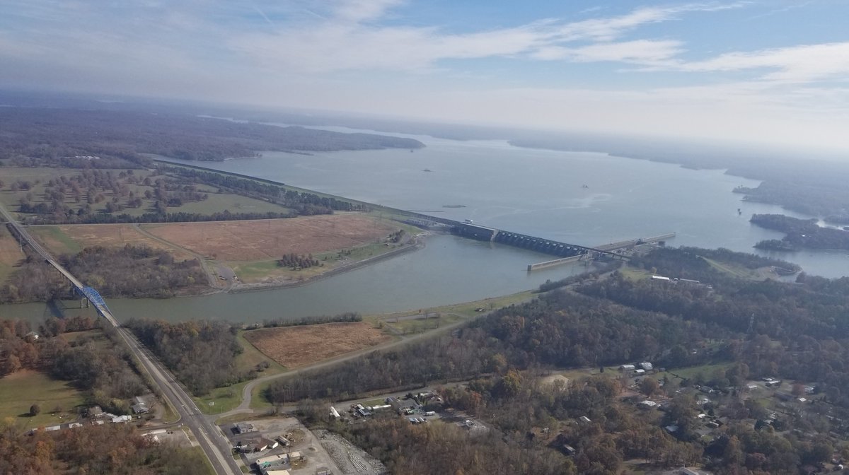 nmgroupinnovate's tweet photo. Hazy scene over #KentuckyDam snapped by our #fieldoperatives during an aerial survey. Find out more about how we use #geospatial #data to optimize #utility operations https://t.co/CFLcKBiIh8 #Kentucky https://t.co/mwYrLjByw0