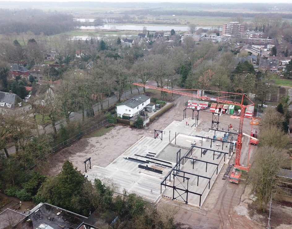 St. Nicolaasschool <a href="/GemHaren/">Gemeente Haren</a> de eerste verdiepingsvloeren liggen er op @NicSchool <a href="/VanWijnenGroep/">Van Wijnen</a>