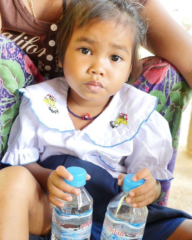 Meliponi_Asso's tweet photo. #Meliponi vous souhaite à toutes et à tous un très bon #weekend ! 📷
#ParticipatoryVideo #VideoParticipative #Santé #Malnutrition #Nutrition #MissionSante #Mission #Cambodia #MissionCambodia #Ratanakiri #BandosKomar #Meliponi Octobre 2017 https://t.co/UX61156ZSm https://t.co/MxtrQSCmnx