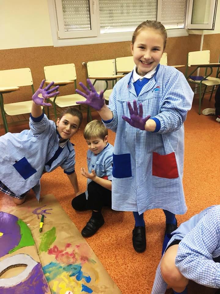 cmp_castro's tweet photo. ¡Comenzamos en Primaria con nuestro proyecto Diver CMP Patios!
Talleres de expresión corporal, baile y canto, actividades creativas, ping pong y ajedrez en el recreo para todos los alumnos de 1º a 6º. ¡Sin olvidar las patrullas de limpieza para cuidar bien nuestro colegio! https://t.co/2hE9ermPaY