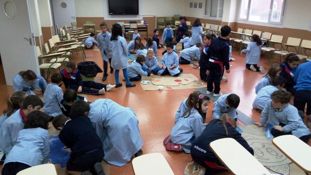 cmp_castro's tweet photo. ¡Comenzamos en Primaria con nuestro proyecto Diver CMP Patios!
Talleres de expresión corporal, baile y canto, actividades creativas, ping pong y ajedrez en el recreo para todos los alumnos de 1º a 6º. ¡Sin olvidar las patrullas de limpieza para cuidar bien nuestro colegio! https://t.co/2hE9ermPaY