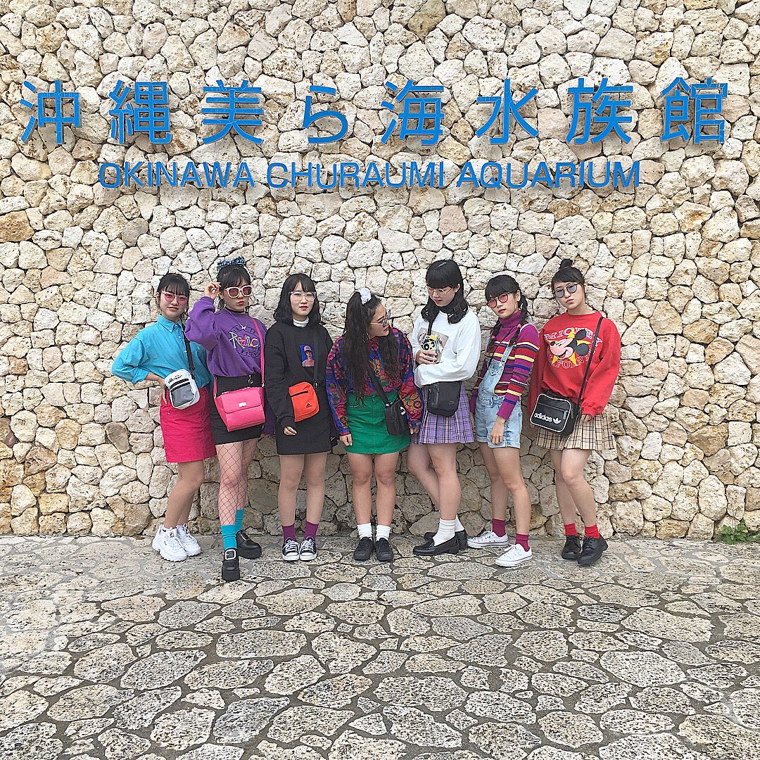 usagi_0810's tweet photo. Okinawa school trip!
enjoy︎︎☺︎happy︎︎☺︎smile.
pecogirl is very cute💗💜
and Bclass love,more🔥♥️
#schooltrip
#pecogirl
#Bclass https://t.co/4OPrFgfmQf