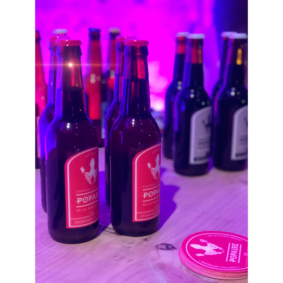 Friday deserves a #luxury taste This amazing #artisan #beer is born in #blanes by a #young #entrepreneur #team #cervesespopaire develops amazing range of flavours for all. Also, for those who want to give a second chance to this #drink #madeinfluencer ! popaire.com/es