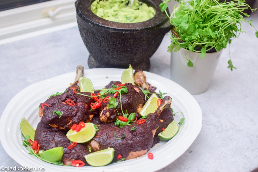 SyversenJH's tweet photo. Mexican Mole – En kyllingrett med smak av chili, urter og sjokolade https://t.co/vygHt1xywU https://t.co/FLqOilZWxl