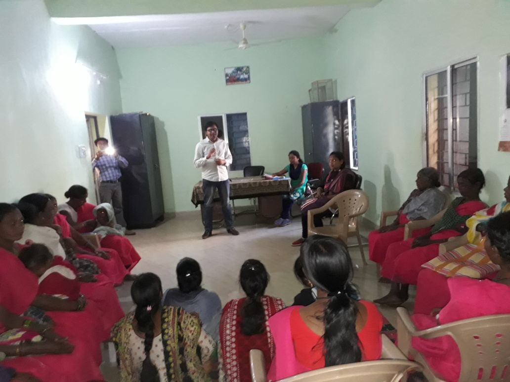 BastarSwachh's tweet photo. Meeting and discussion on sanitation and sustaining ODF status with SHG members and mitanin in GP Kodenar, Bastanar @swachhbharat @RSBMGCG #ZSBP #ZSBPCG https://t.co/BH4NL1HDS8