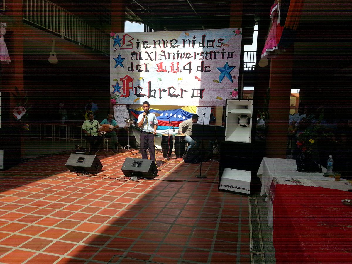 LB4FEBRERO's tweet photo. Cierre Semana Aniversaria XI liceo "4 de Febrero" en Homenajes al Maestro Hugo de los Reyes Chavez  actividades cultural @JauaMiranda @JOHNNIEPETERSON  @NicolasMaduro https://t.co/6DaXmMAKMS