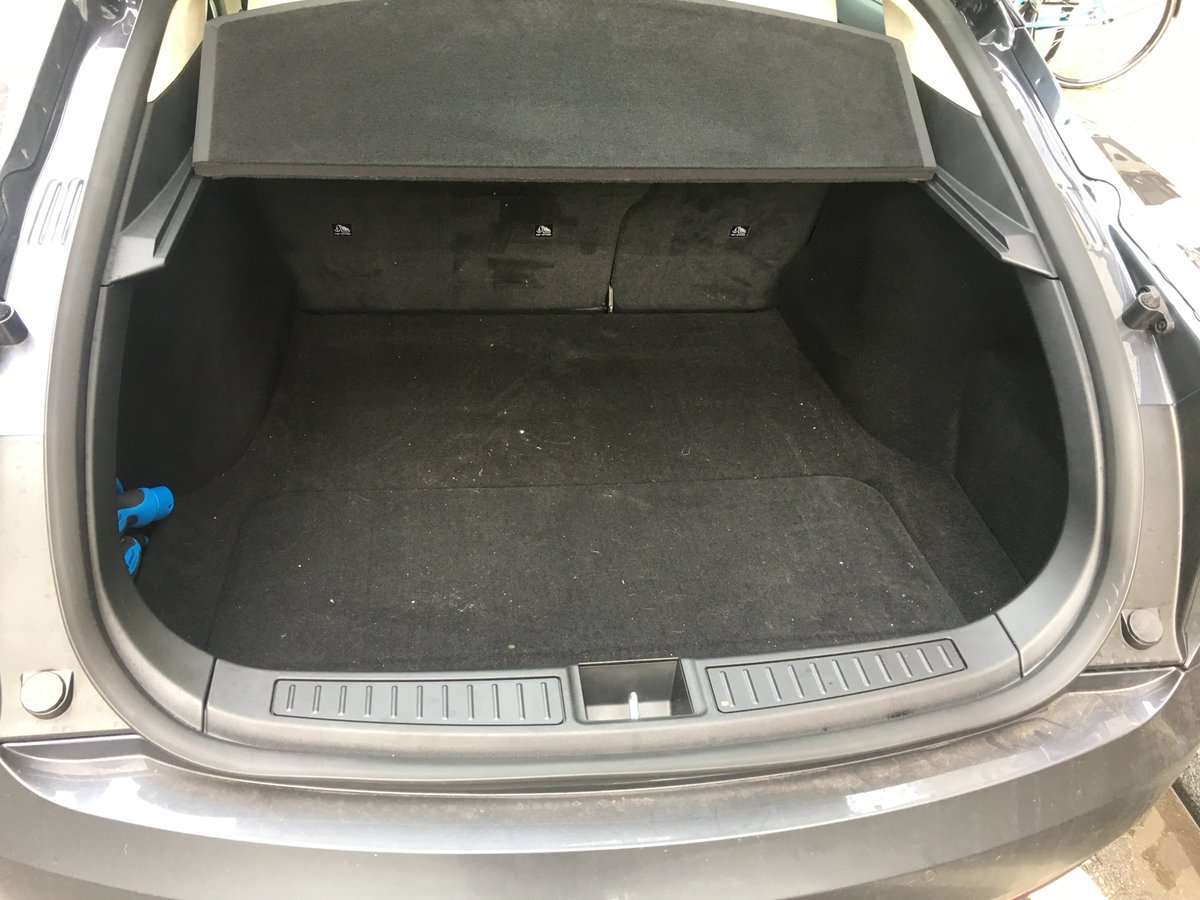 lessormorebv's tweet photo. @elonmusk Don't tell us this isn't intentional. #tesla #72beers #perfectfit https://t.co/x2uz3lETXY