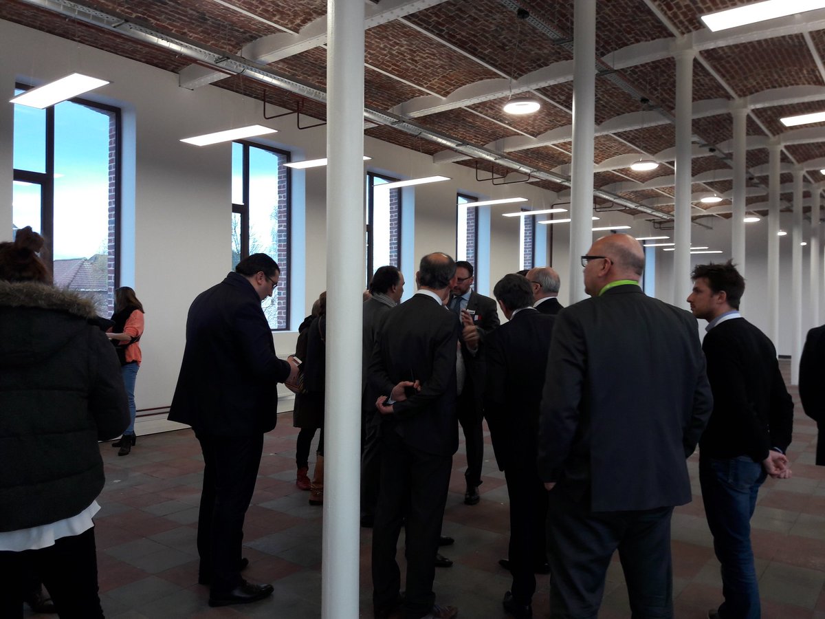 GDelbar's tweet photo. A #Willems pour inaugurer le nouvel incubateur spécialisé dans l'agrotechnologie. Après @Blanchemaille , @euratechnologie continue d'essaimer sur la @MEL_Lille et @hautsdefrance ! #Agrotech #InnovAgTech https://t.co/MPUrZ0DtgC