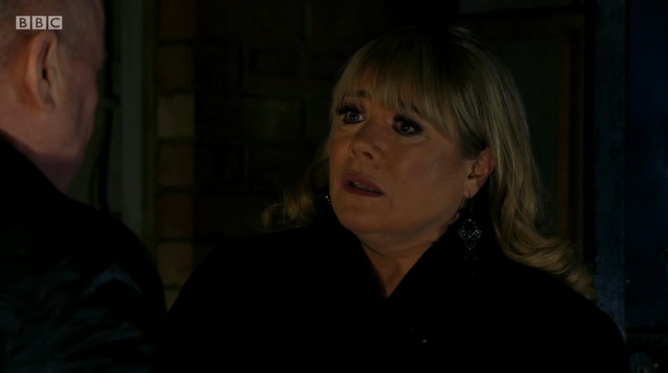 HowIsSharon's tweet photo. Sharon doesn't know what on Earth is going on today. #EastEnders #HowIsSharonToday #DoesntKnowWhatOnEarthIsGoingOn https://t.co/2DO6QKG5sV