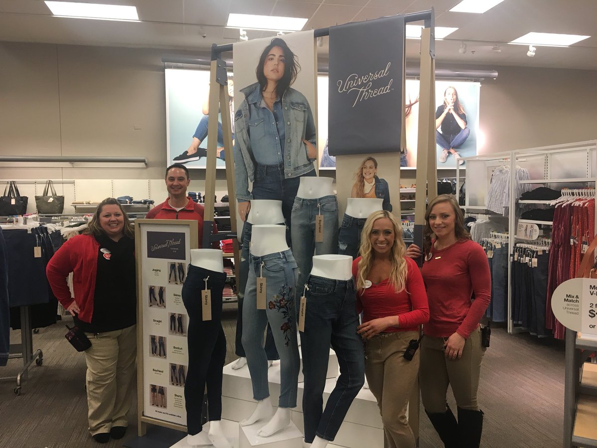 Amazing merchandising of our new Universal Threads Brand at T0985! Great job Strongsville Team! #R100FindYourFit <a href="/EmilyConover1/">Emily Conover</a> <a href="/rickd0055/">Rick Dengelegi</a> <a href="/KevinKaminski10/">Kevin Kaminski</a> @krodz28 <a href="/TarynD31/">Taryn D'Aveta</a>