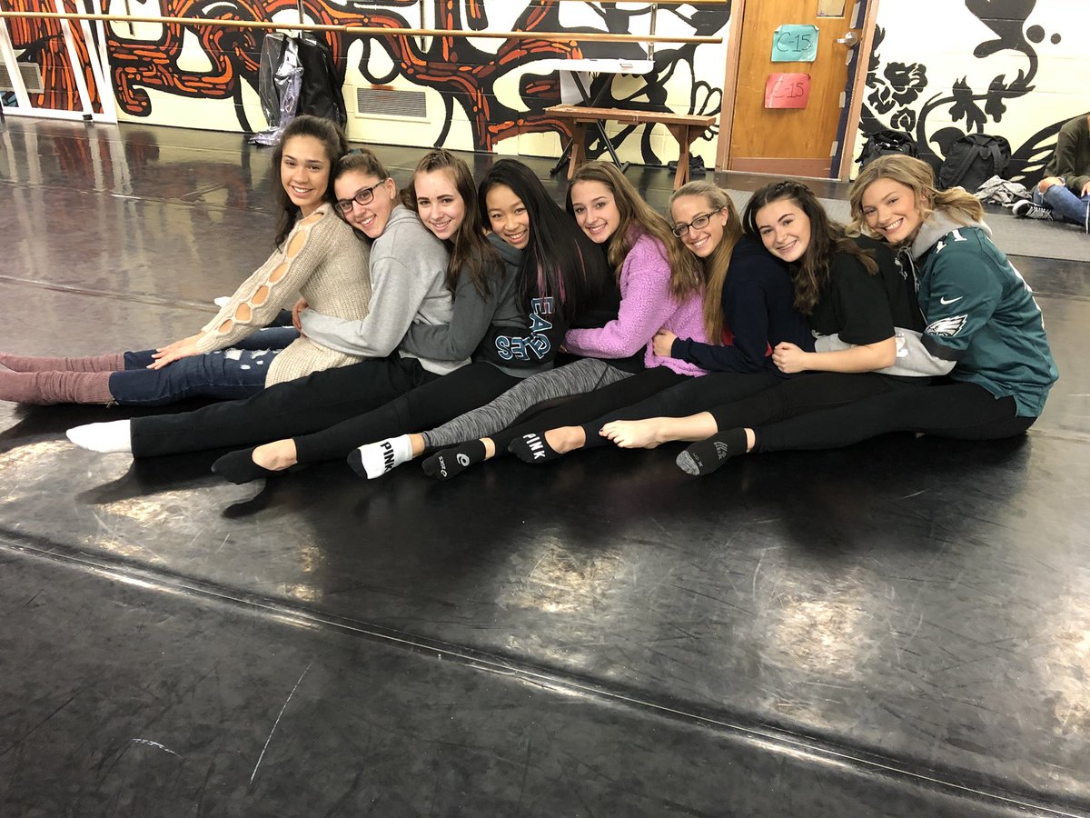 TWPDanceDept's tweet photo. We’re having a hard time letting go of @Kami_Hickson 💕 but wishing her all the best at her new school! D2 3rd Period ❤️s Kami!!! @Ms_EJacks https://t.co/gyxsF1st3a
