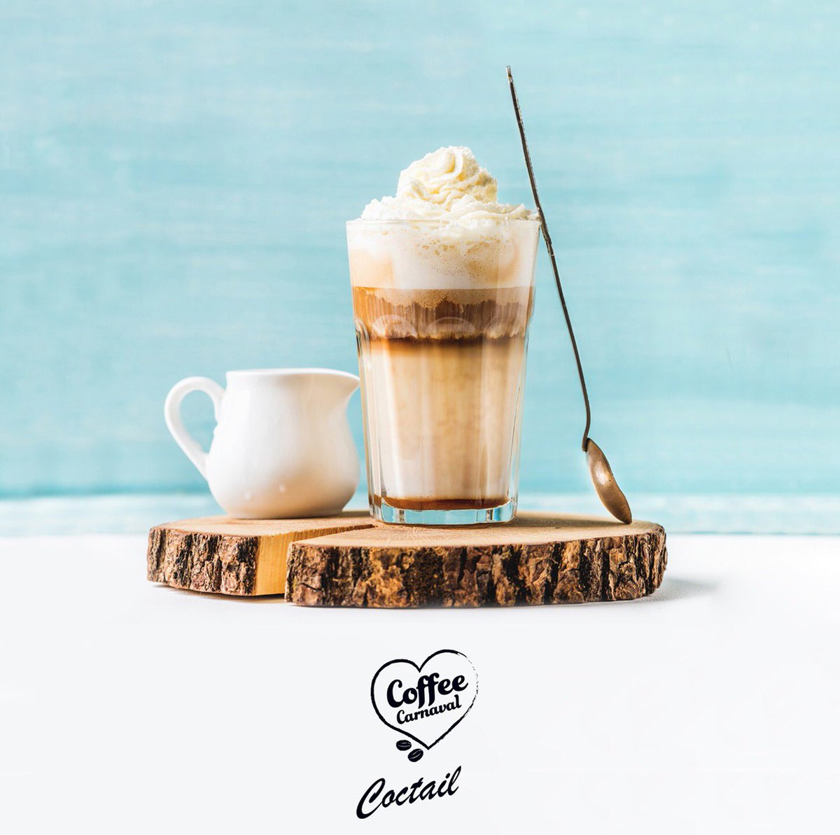 CoffeeCarnaval's tweet photo. Cuma akşamını uyandır! Bu tarifi mutlaka denemelisin!
Malzemeler;
2 kişilik.
¾ fincan kahve
2 bardak küp buz
1 su bardağı süt
3 yemek kaşığı toz şeker
3 yemek kaşığı nutella
Köpük krem/krem şanti (süsleme için)
Karamel sosu (süsleme için) #CoffeeCarnaval #kahve #mixoloji #friday https://t.co/5eu2FwROTH