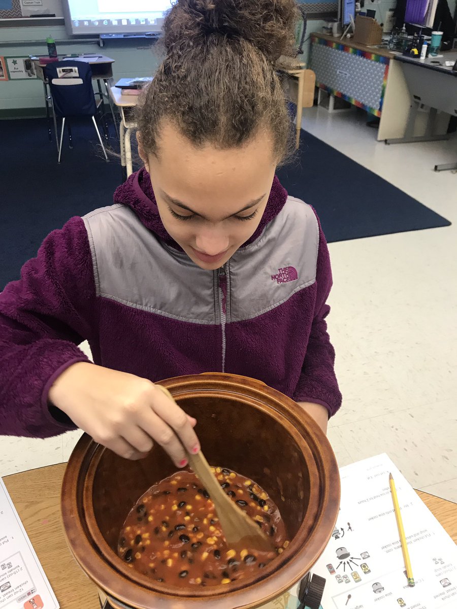 laurarich124's tweet photo. All about the Super Bowl! Using #tlap hooks to engage my learners. Ss designed &amp; recorded commercials for Eagles jerseys @Flipgrid for the big game. We cooked up some Super Bowl soup too! #pvslearns #uniquelearners #goeagles #circleoffriends https://t.co/Pt3G2uSScv