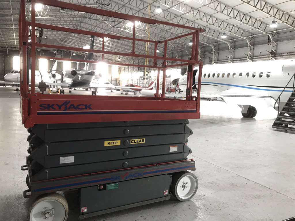 UrbanWilko's tweet photo. Friday's sale from #urbanaccess to #JetWorks, Private Jet Maintenance - Bournemouth. #skyjack #SJ4626 #scissorlifts https://t.co/ouKrYVBrFQ