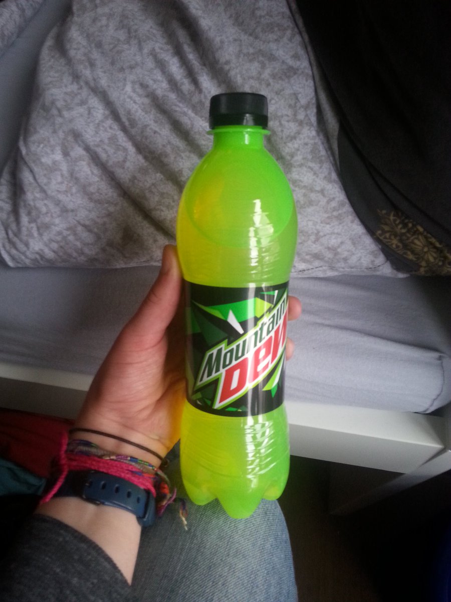 LenaFlynn_'s tweet photo. #BeMoreChill I've been waiting for months now and finally found some #MountainDew to taste. https://t.co/kHVCTHc8Oa