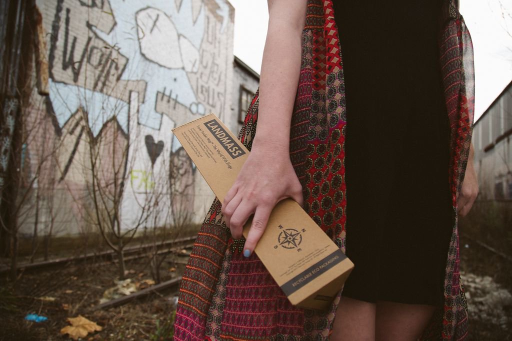 TheBLPblog's tweet image. Warning! The Winner of our White &amp;amp; Gold Scratch Off Map will have to deal with intrigued visitors to their home asking about past travel or future adventures! If you can handle this side effect then Enter Today: buff.ly/2nxZdrW #scratchoffmap #Scratchoffworldmap #travel